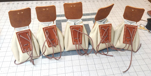 COUCH POUCH!! Free Pattern & Tutorial