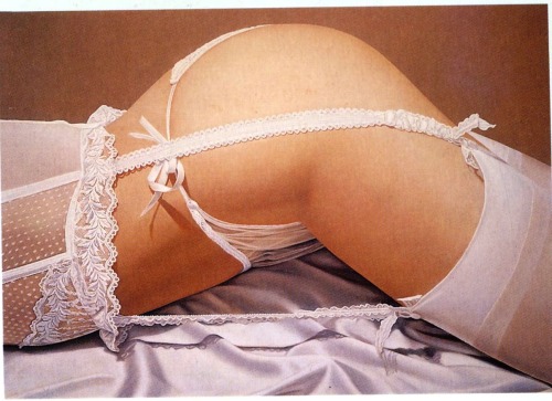 glamourtramp:  1 / photograph x sam sulam 2 / painting x john wesley 3 / self portrait x haylie noire 4 / painting x john kacere 5 / self portrait x cam damage 6 / alysha nett x nick suarez 7 / jen selter x twerking out l’arc deass upthe got