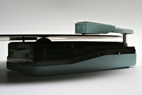 vinylespassion:  Italian Micro Record Player. 