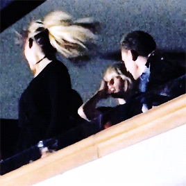 hiddleswifts: Taylor and Tom during Hands To Myself