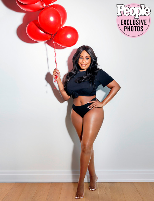 callmebrycelee:  HAPPY 51ST BIRTHDAY NIECY