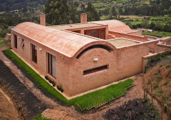 ofhouses: 512. Rogelio Salmona /// House in Río Frío /// La República,  Tabio Cundinamarca, Colombia /// 1997 OfHouses presents “35, rue de Sèvres - part V“:Rogelio Salmona (Colombian), 4 years: 1949-1953.(Photo: © Eduardo Parra Chavarro, Edgar