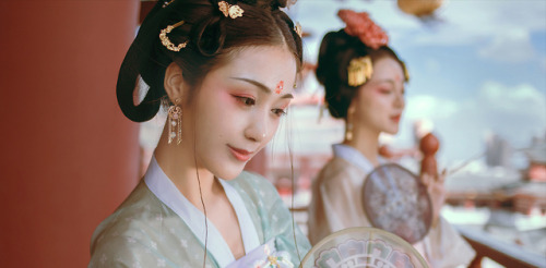 dressesofchina: Tang dynasty-styled ruqun from 幽窗小记- ’s