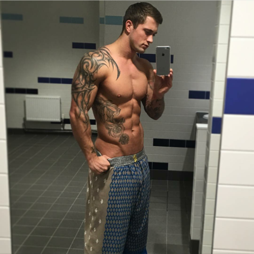 hotmalecelebs87:  Dan Osbourne  adult photos