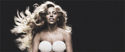 the-game-of-a-lannister:  An applause for the queen! 