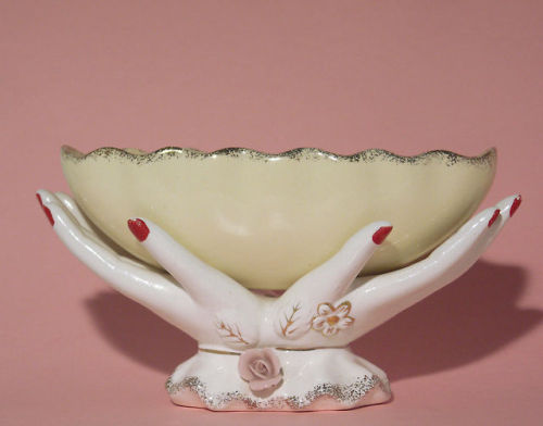wrotten: Vintage Art Deco Style “Two Hands” Vase