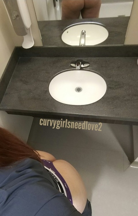 curvygirlsneedlove2: Was able to grab a few seconds at work last night for pics! Whew busy night!  #