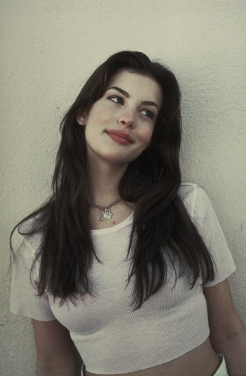 Liv Tyler by Mikel Roberts, 1997 ~   follow my vk for more: vk.com/moonmotelalso m