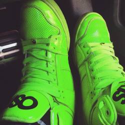 aussiesneaker:  Rocking it green today. #osiris