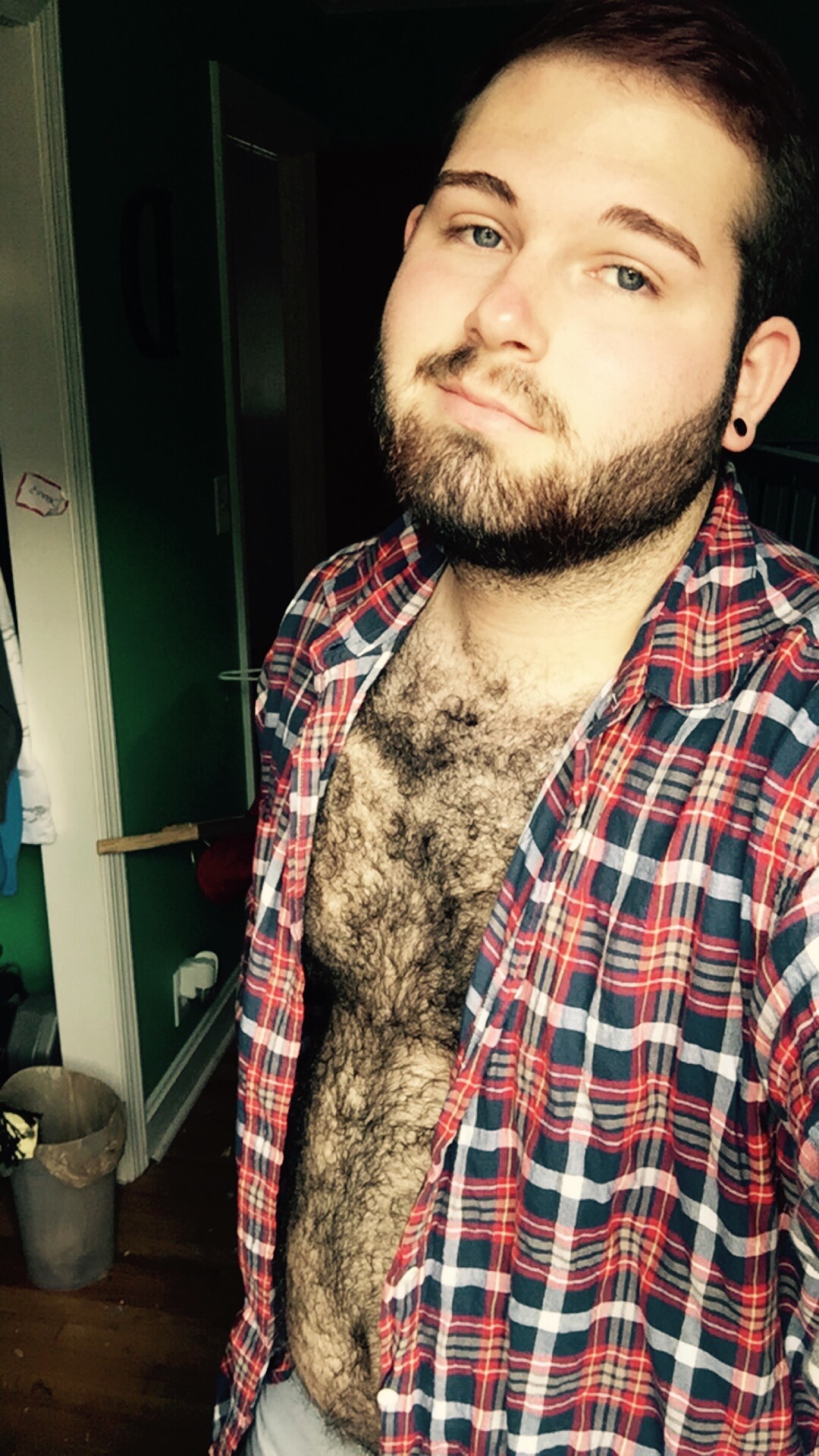 mysquatchinlife:  menace17:  I’m a lumberjack, let me handle your wood 😏  Sexy