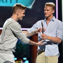 Champiñón @justinbieber #perfect #idol #love #belieber #justin @codysimpson #beautiful #boys #smile #winner #jb #justinbieber