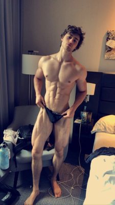 CHRIS AVILA MEN & SEX 😈