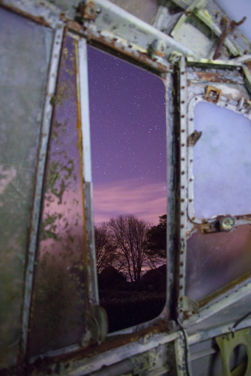 abandonedography:ultravioletalley:Abandoned plane at night.:O