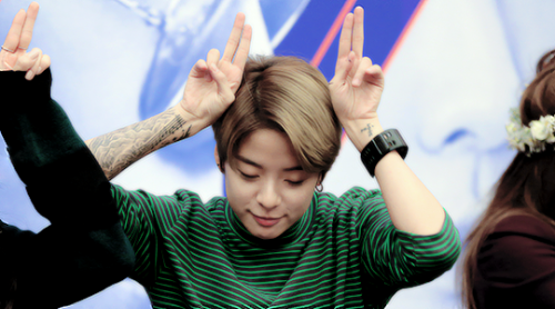 ohkrystals: 151112 amber at the fanmeeting
