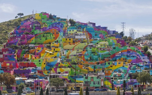 XXX guardian:  Mexico’s largest mural brightens photo