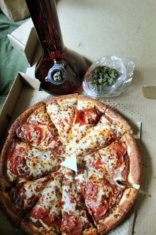 ashlikesboobs:  Heaven in a picture.