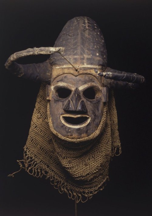 Anthropomorphic mask of the Yaka people, southwestern Democratic Republic of the Congo.  Artist unkn