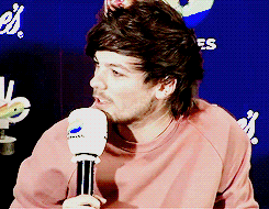 louisforlunch:  24 Days of Louis - RT ♡  Donate to the Eden Dora Trust  ♡ ↳ Day 3: 2/? Favorite Outi