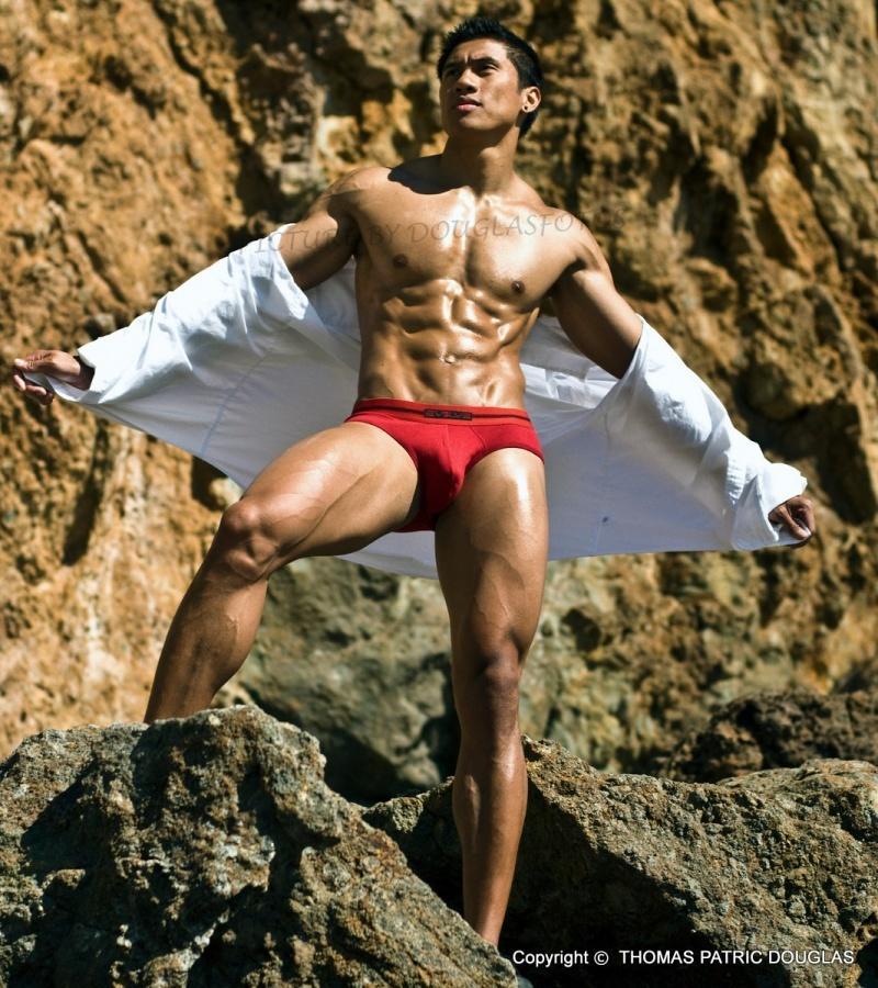 carmenvita:  asianmalemuscle:  tommie628:  Michael JD Martinez by DouglasFotos  Enjoy