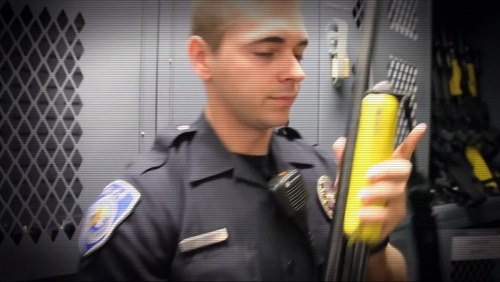 policecorps:  zoomintheroom:  Another Sexy Man in blue  Affirm