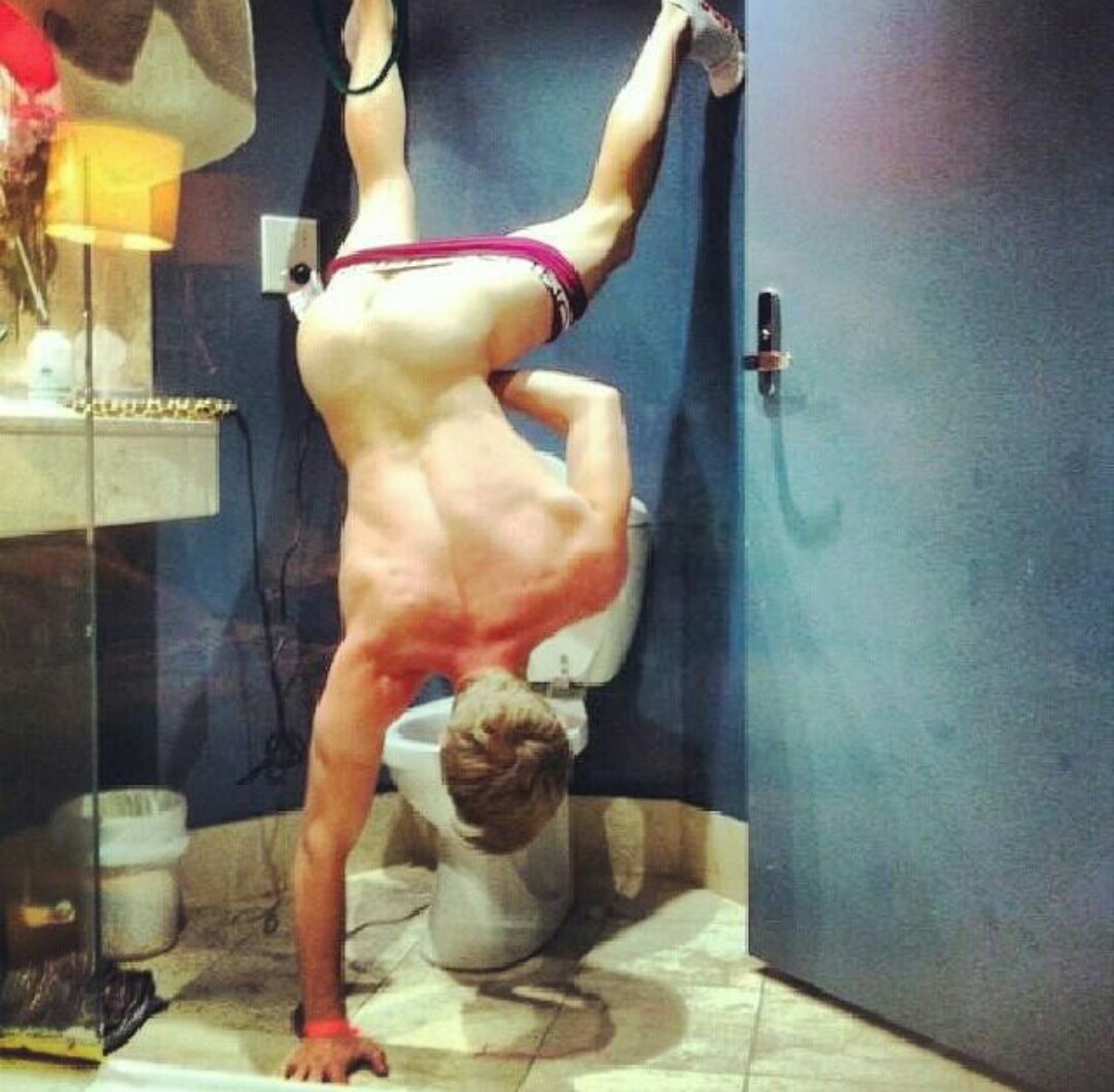 Naked Guy Selfies