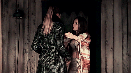 Waverly and Chrissy in 1x07