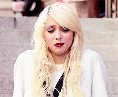 cesbeautes-blog:  Gossip Girl | How to succeed in bassness [3x07]. 