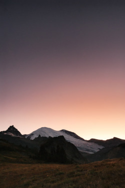 lanatura:  Sunset over Summerland (by photosbysomeguy)