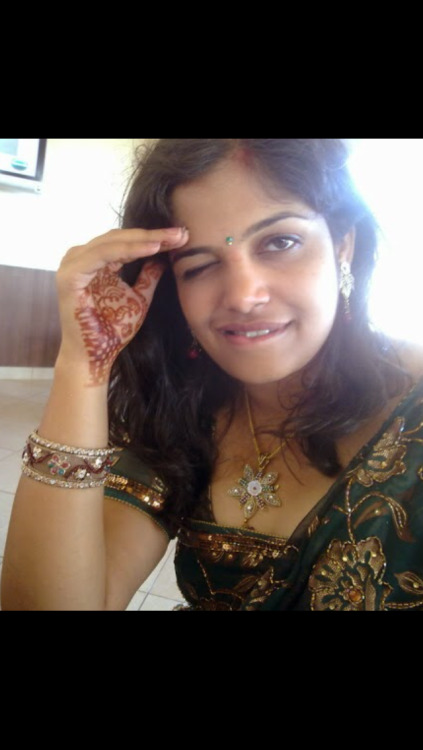 mumbai-gigolo:  Amla aunty