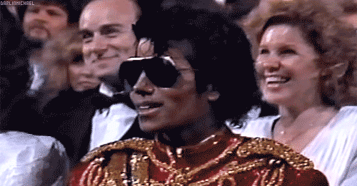 darlinmichael:LOL Lionel Richie tries to Moonwalk xD