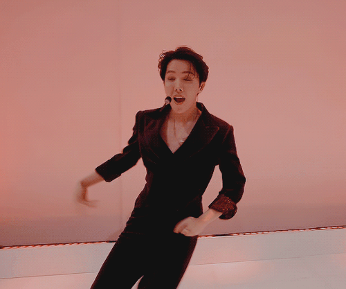 Hoseok MMA 2020 (cr. C_a_leaf)