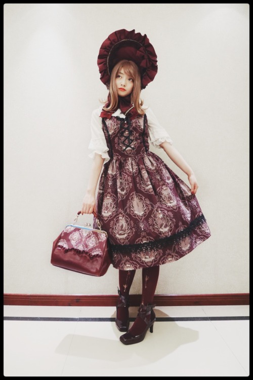 DRESS Brand: Nightmare Series: Gothic Horror Color: wine type: jskBLOUSE Brand: Yolanda Series: 微醺