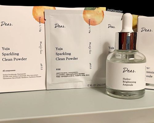 ⁣⁣ ⁣⁣ PRODUCT INFO:⁣⁣ ⁣⁣ Yuja Sparkling Clean Powder ($20) - It helps remove waste, gives a refreshi