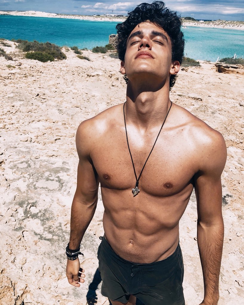 re-lovu-tion-02:xavier serrano