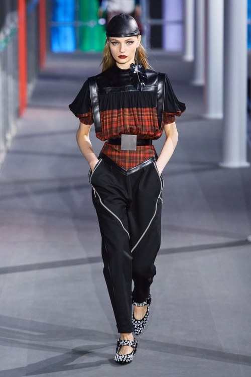 just-fashion-world: My TOP 10 from PFW Fall 2019 ready-to-wear1: Sacai2: Loewe3: Yohji Yamamoto4: Al