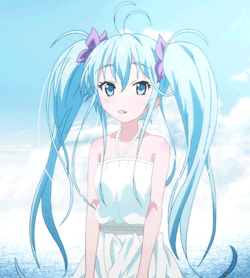 lilium:  She’s so freaking cute. Takes after her mom. 