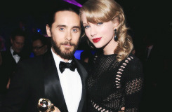 tayloswifts:  Taylor Swift + friends at the 2014 Golden Globes  