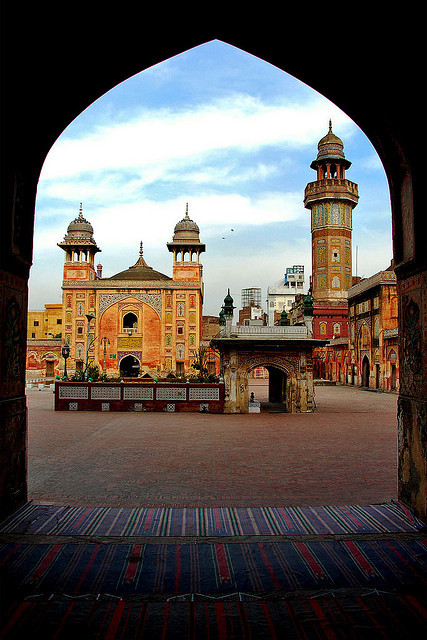 Wazir Khan Mosque in Lahore / Pakistan (by Naeem Rashid).