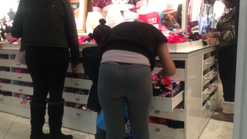 creeping122411: Best milf thong slip ❤️️❤️️