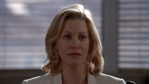 universally-interested:Skyler White wearing white