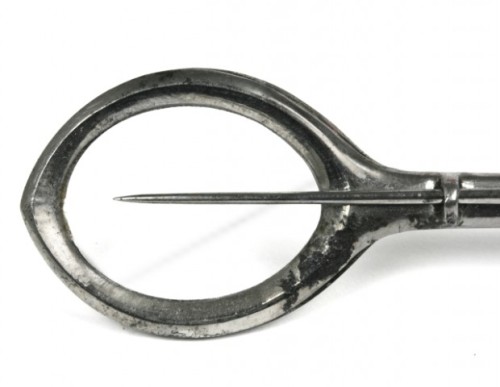 Antique tonsillitome (tonsil remover), early 19th century.