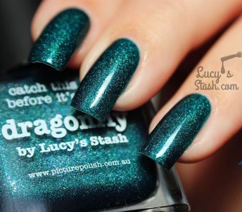 You might have heard the news that the journey of my beloved @picturepolish Dragonfly collaboration shade has come to an end and will be discontinued 😢 if you want to get your hands on one of the last bottles then check your local Picture Polish...