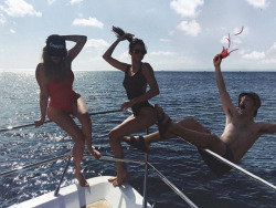 recommend:  Guy keeps photoshopping himself into the Kardashian’s Instagram pictures and makes them 10 times better (x)