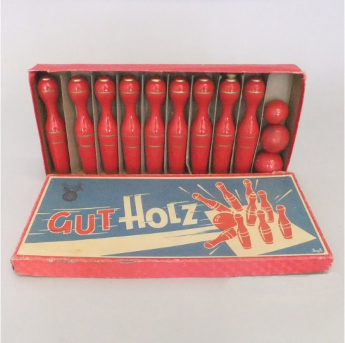 Gut Holz! Bowling table game, 1950. Chemnitz / Berlin, German Democratic Republic. Museum Europäisch