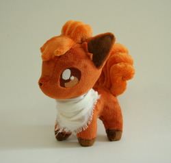 yukamina-plushies:  I made Vulpix! and Ninetails again. I had to find new color combinations for Vulpix– I made one before with a light brown body, but I can’t find more minky in that color so I had to try something else.  