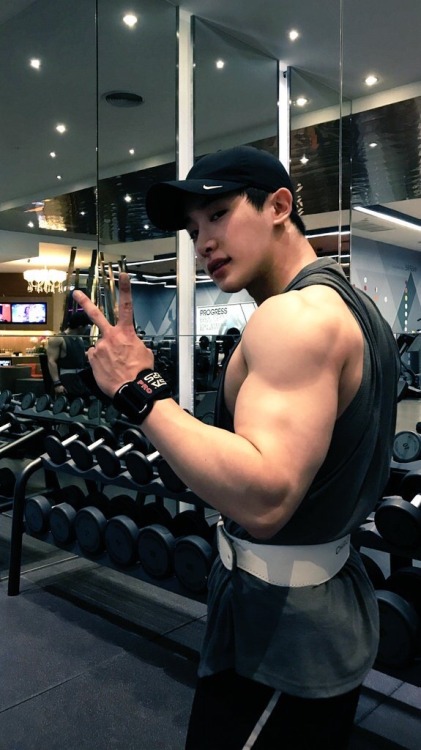 boygroupbulge: Kill me, Wonho yah