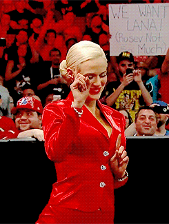 rwfan11:  robvandamdatass:Lana Fandango-ing  ….that sign in the back! Lol 