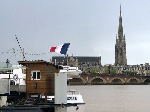 Vue sur la Garonne à la basilique Saint-Michel, Bordeaux, 2017.