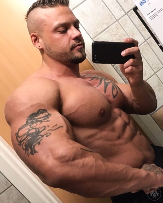 muscularworld:  🇸🇪 Joar Fallmar - @j_fallmar