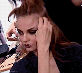 xangeoudemonx:Magdalena Frackowiak Backstage at Dior Spring 2009.